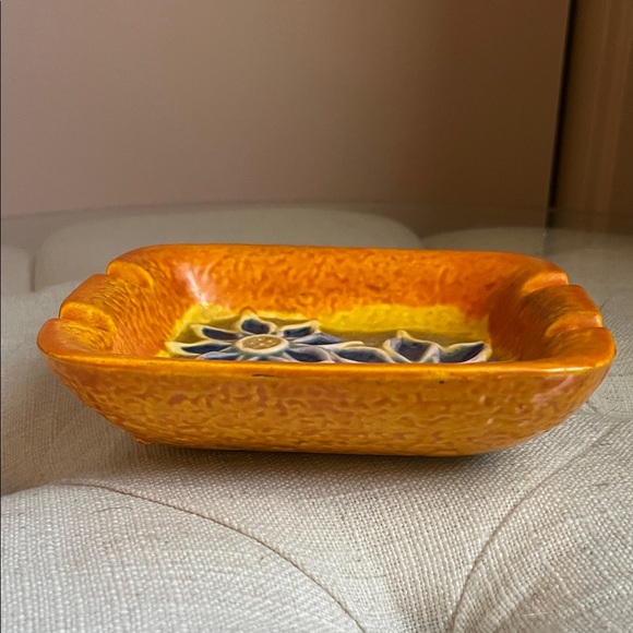Vintage Mid Century-Modern Floral Ceramic Ashtray in Orange and Blue - Picture 2 of 7